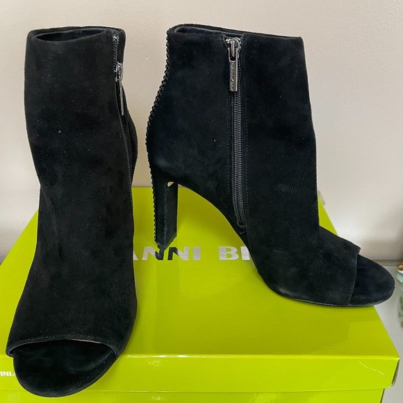 Gianni Bini Beaded Black Heels - Picture 5 of 5